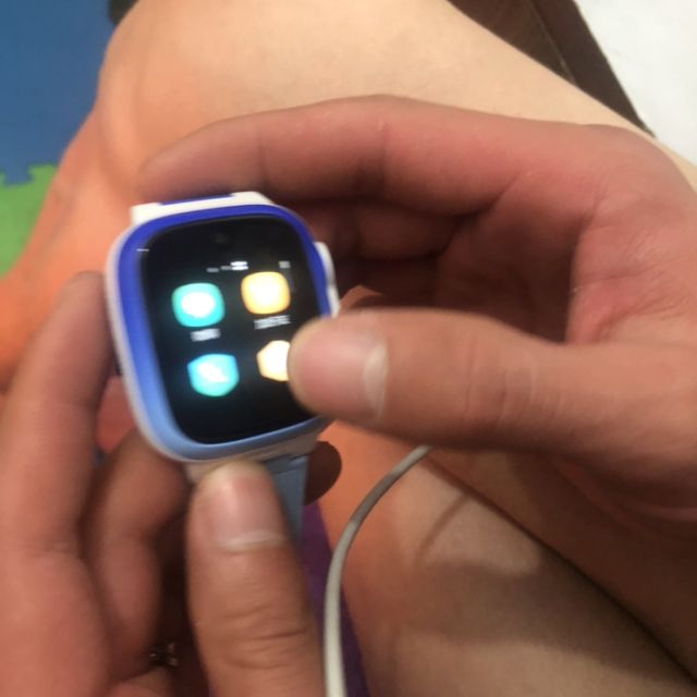 小天才电话手表怎么用视频