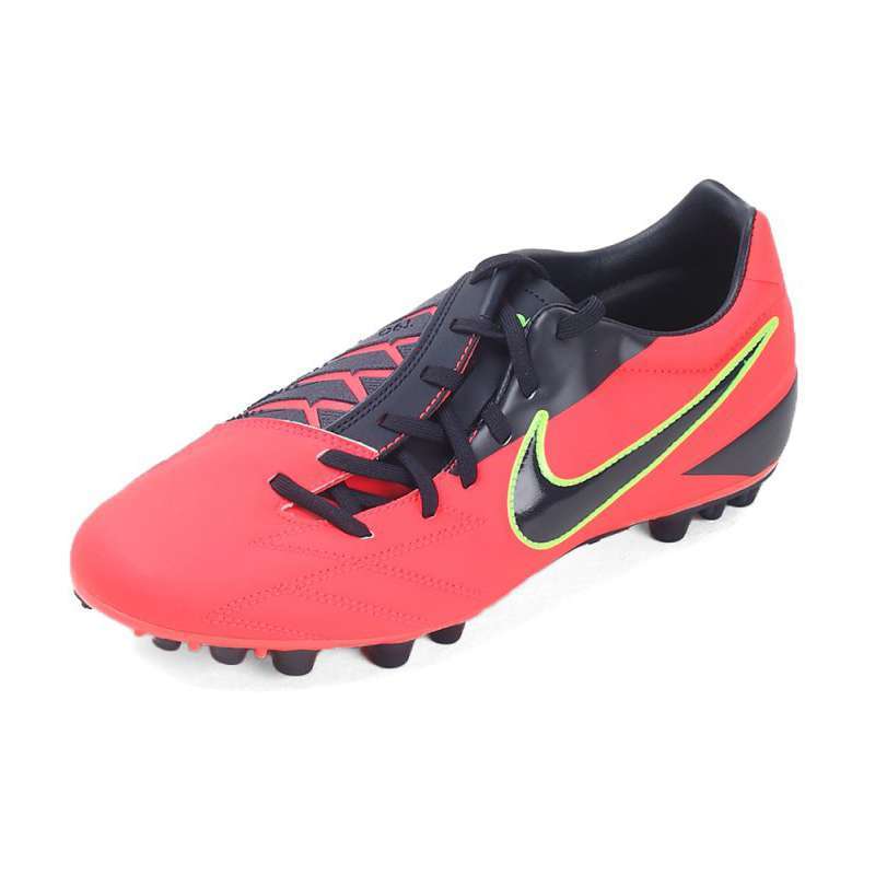 耐克t90哪种好 耐克足球鞋碎钉牌子同款