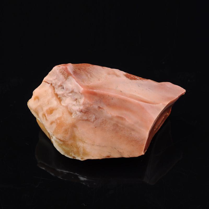 域石珍藏馆 新疆哈密红蛋白石玉原石自然成形呈色 质地细腻 001329