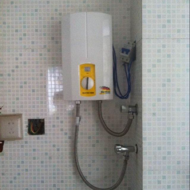 斯狄渢电子热水器s8e 速热式电热水器 家用小型壁挂式
