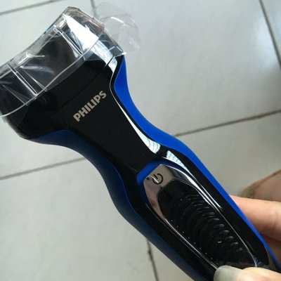 飞利浦(philips s331 剃须刀 电动充电式 全身水洗 浮动贴面剃须 刀