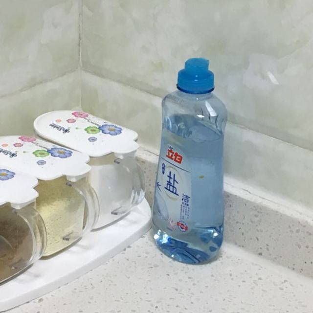 【苏宁超市】立白盐洁洗洁精300g商品评价 很不错,一直用这个牌.