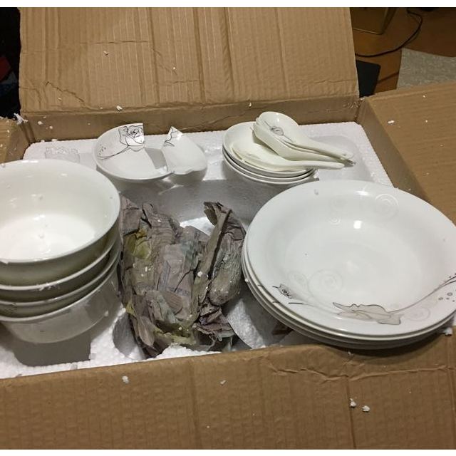 骨瓷餐具套装碗盘家用送礼26头 金色玫瑰商品评价 破损了一个小碟子
