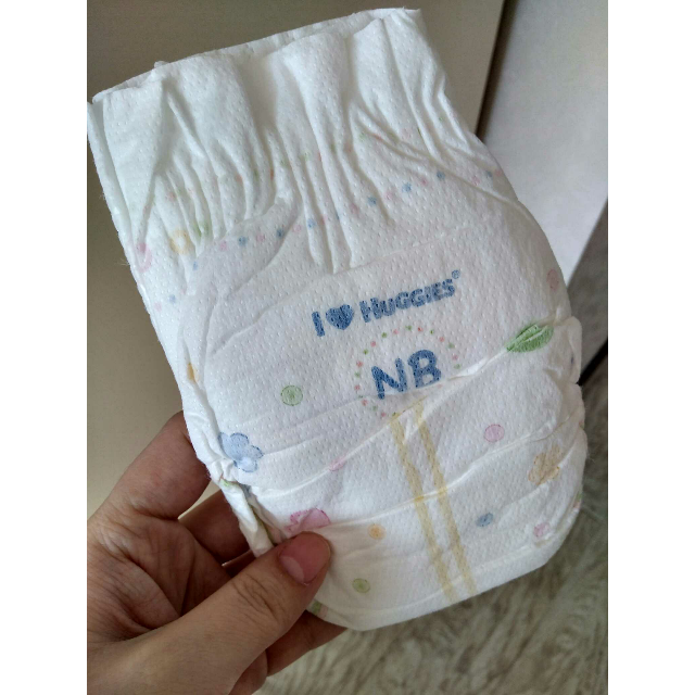 好奇(huggies) 铂金装 新生儿 nb84片 倍柔亲肤纸尿裤 (0~5kg) 尿不湿