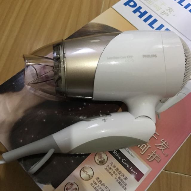 飞利浦(philips) 电吹风hp8203 经典高端大气家用大功率专业负离子冷
