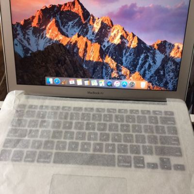 Apple MacBook Air 13.3英寸笔记本电脑(I5 8G