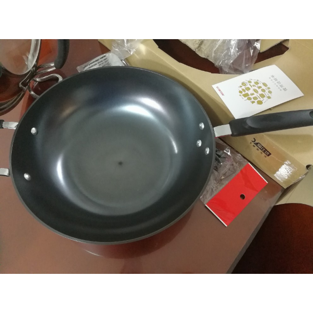 asd爱仕达32cm新一代锈不了铸铁炒锅wg8332qb