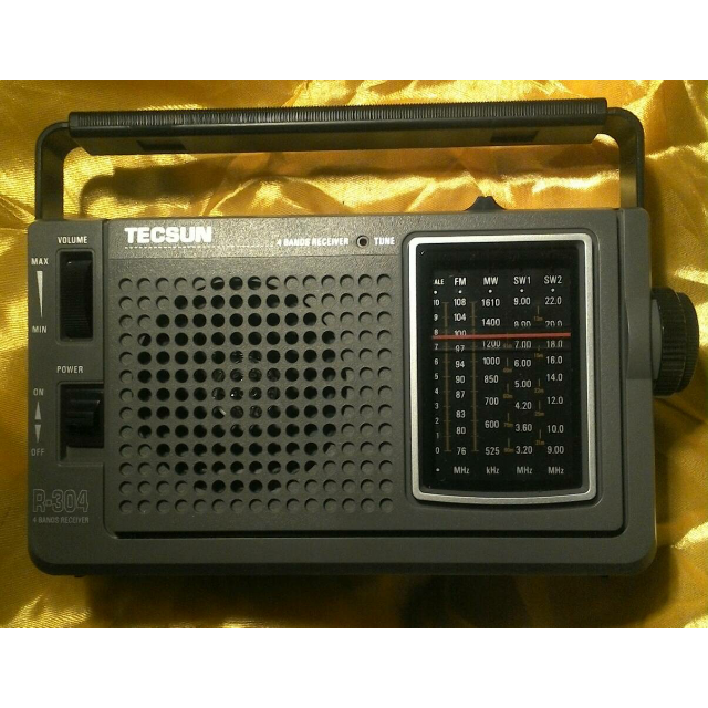 tecsun/德生 r-304 台式便携收音机 交直流供电两用手提式收音机