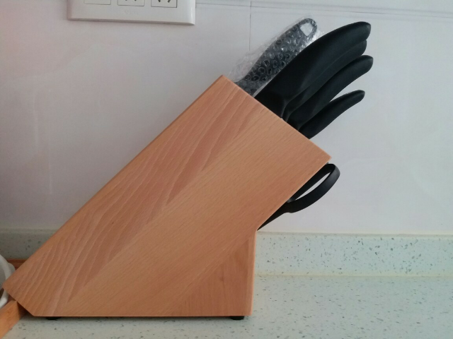 刀具 厨房剪评价 双立人的刀果然名不虚传,菜刀很锋利,剪刀也特别好用