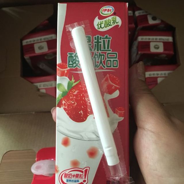 牛奶小镇伊利果粒优酸乳草莓味245g12盒