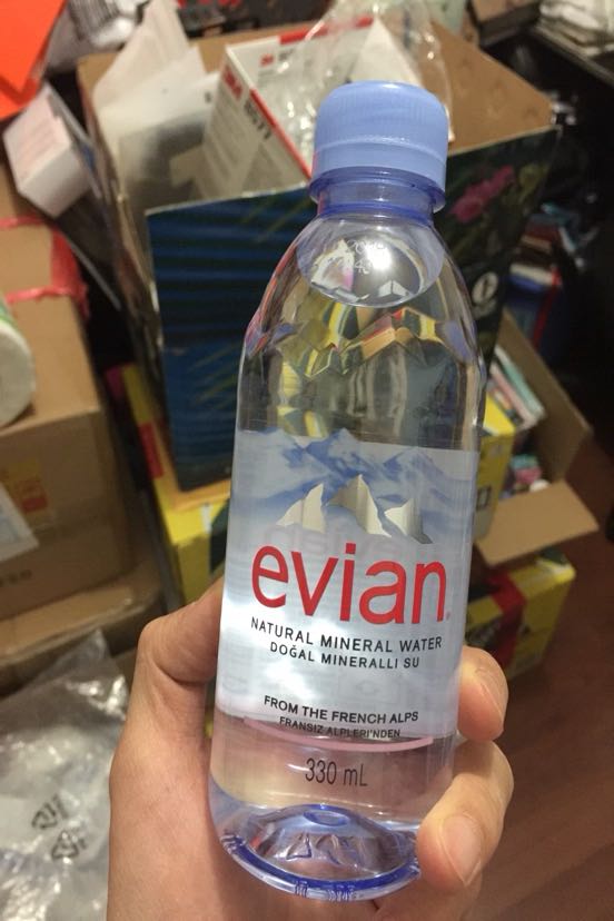 一直在苏宁补货依云,赶上搞活动,价格实惠,日期也很好.