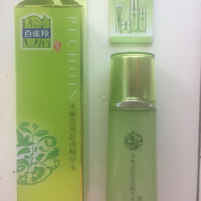 > 百雀羚 水嫩倍现盈透精华水100 ml商品评价 > 包装精美,价格很实惠.