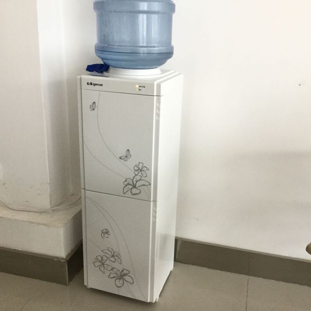 沁园立式电子制冷饮水机ylr0.7-5(yld1460w)