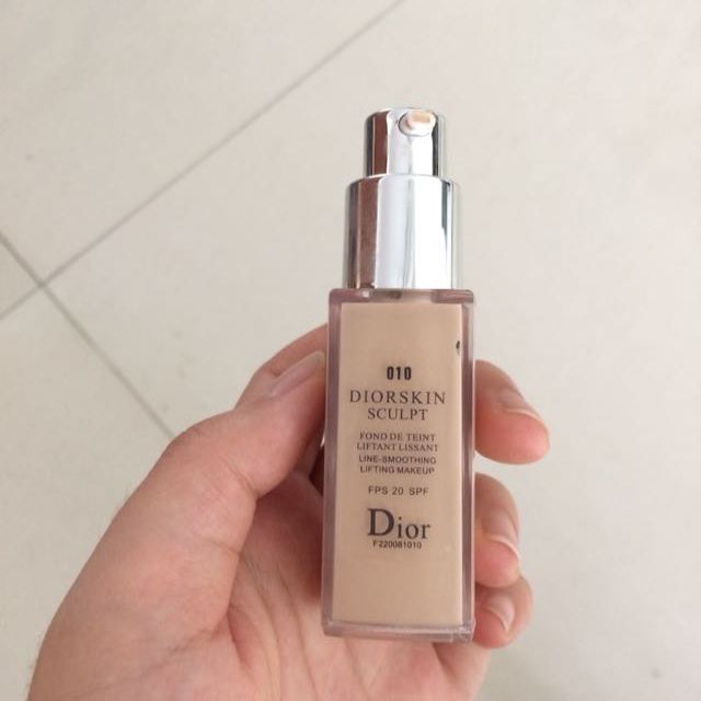 dior迪奥凝脂恒久粉底液20ml010象牙白轻薄遮瑕隔离防晒自然贴肤试用