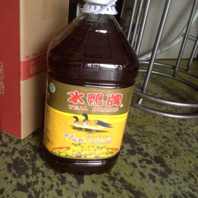 水鸭纯正压榨菜籽油5l/桶 非转基因食用油 物理压榨 放心粮油 粮农