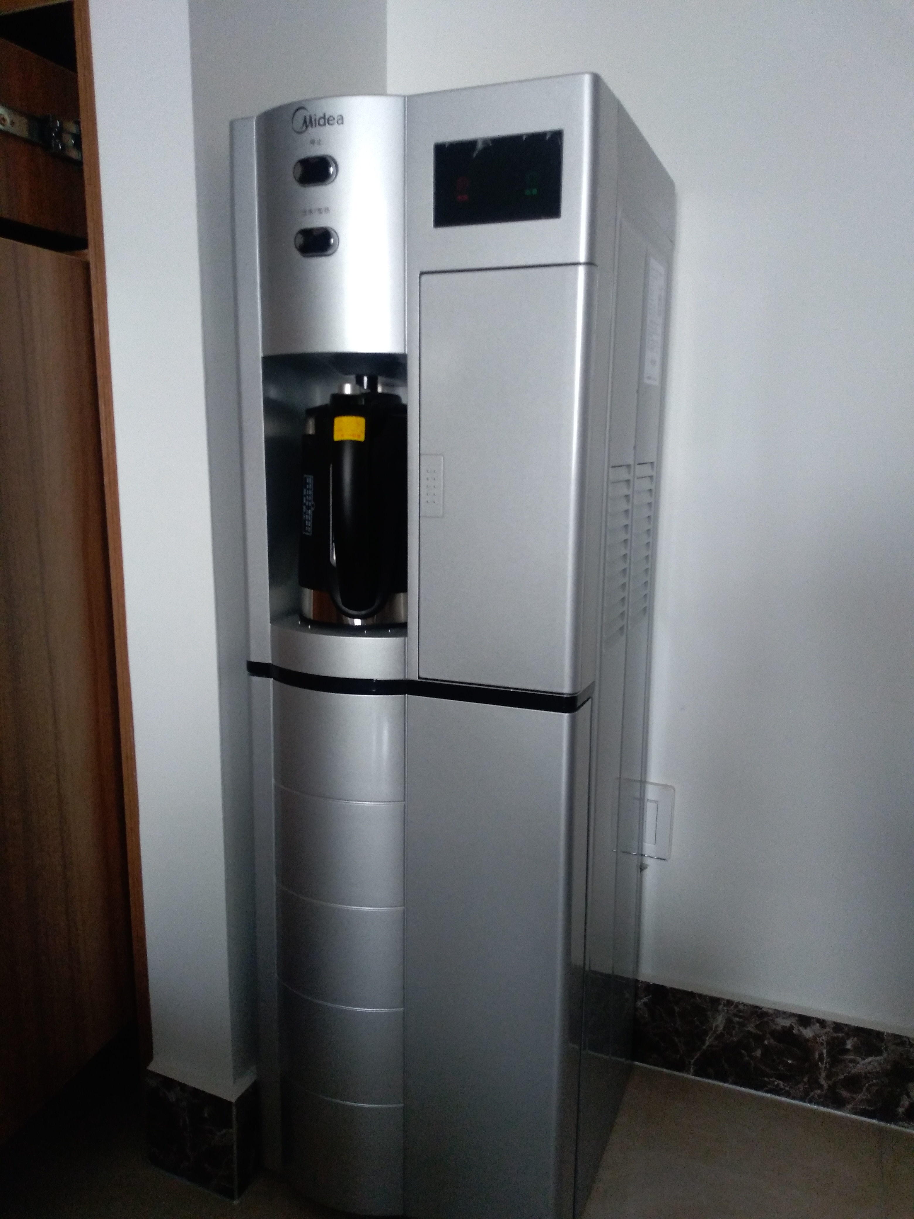 美的(midea)立式饮水机myr803s-x双门家用商务柜式温热型饮水机晒单图