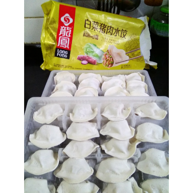 > 【苏宁生鲜】 龙凤大白菜猪肉水饺690g 饺子 饺子 方便速食商品评价