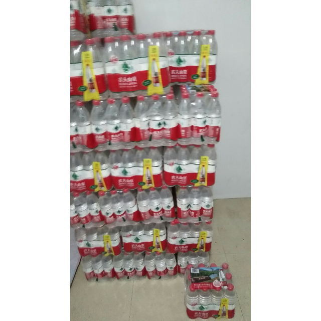 > 农夫山泉 饮用天然水塑膜量贩装550ml*12瓶 饮用水商品评价 > 不错