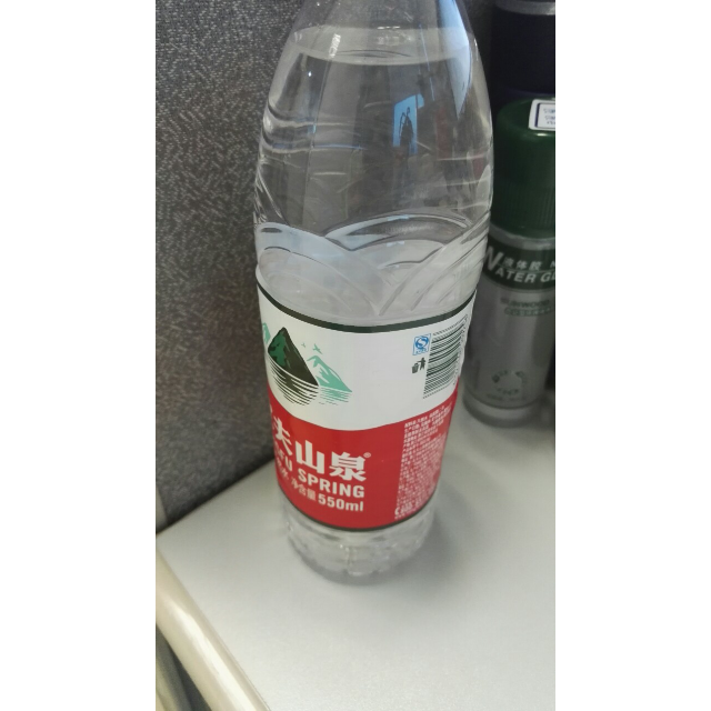 > 农夫山泉天然水550ml*24 箱装 饮用水商品评价 > 比超市里还划算