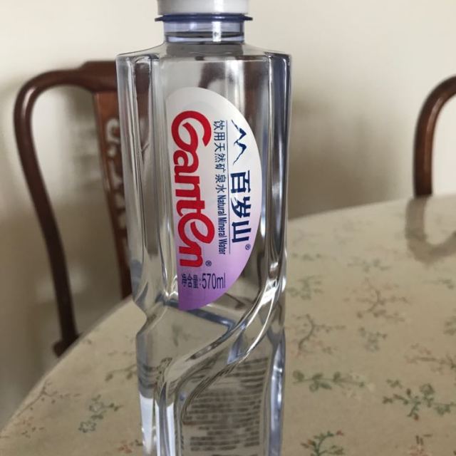 > 百岁山 饮用天然矿泉水570ml*24瓶商品评价 > 健康放心的好水,最近.