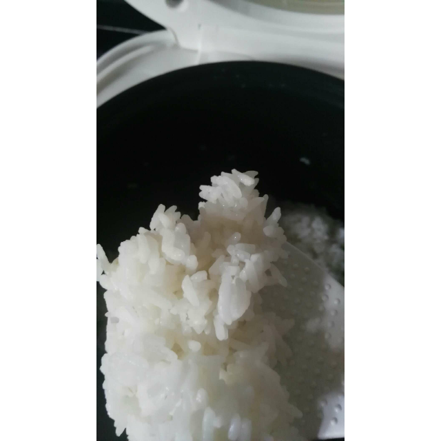 西瑞御品香米5kg 籼米 袋装 新米商品评价 煮的饭好吃,同事看我.