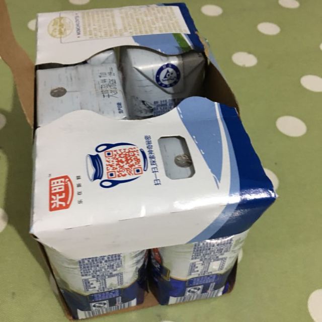 > 光明莫斯利安原味酸奶酸牛奶200g*6*4 盒装(常温)商品评价 > 散装的