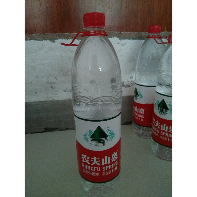 农夫山泉天然水1.5l*12箱装 家庭用水 饮用水高清大图|实物图