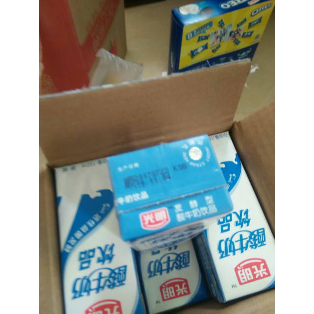 > 光明原味酸牛奶饮品190ml*24盒商品评价 > 味道不错,小孩喜欢喝.