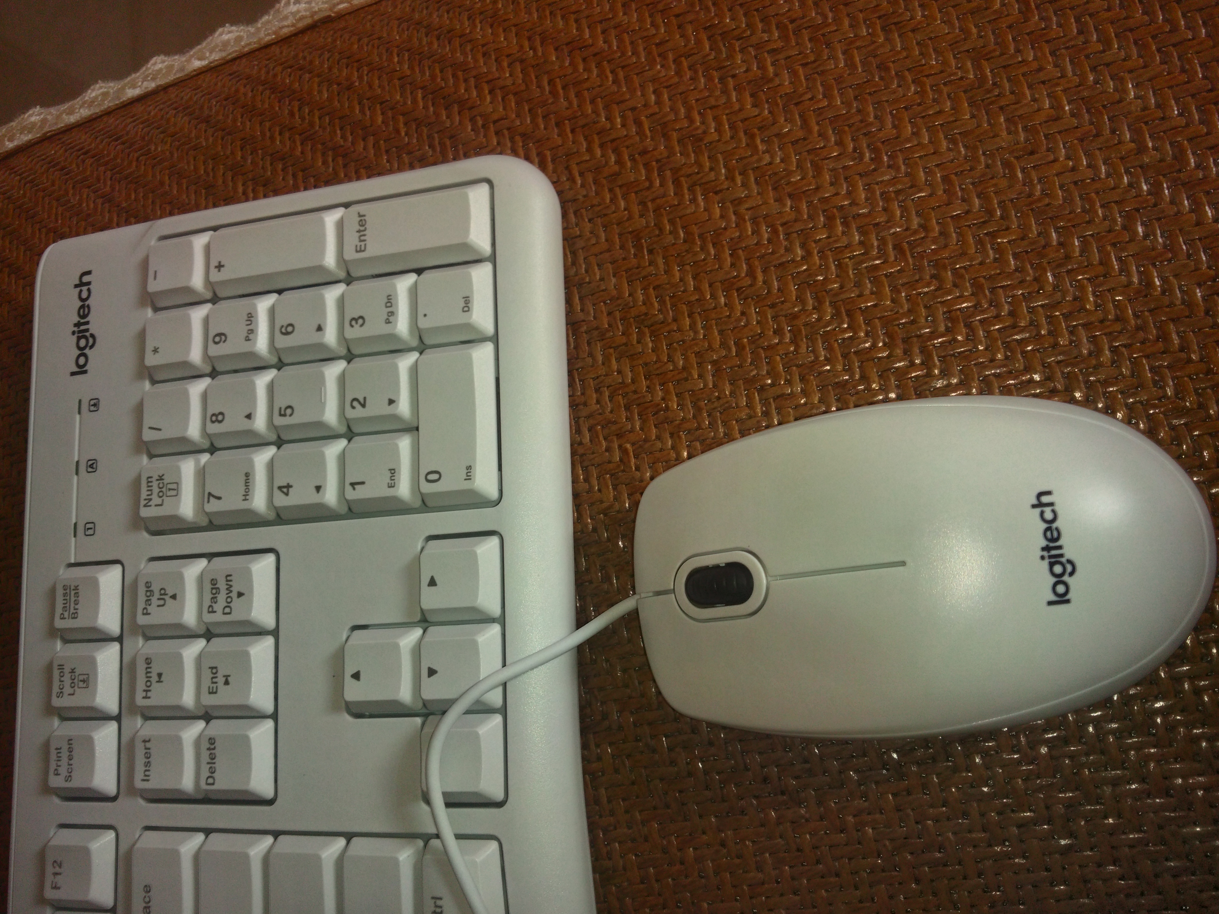 罗技(logitech)mk120 键鼠套装 鼠标键盘套装 (白色)晒单图