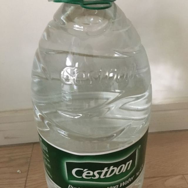 > 怡宝 纯净水 4.5l*4 箱装商品评价 > 不错,一下子买了几十.