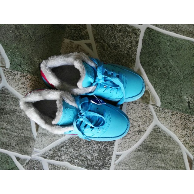 > 鸿星尔克erke女款轻便耐磨跑鞋52115403071 河蓝 35码商品评价 >