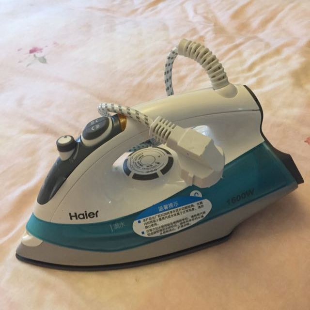 海尔(haier) yd1618 蒸汽电熨斗 家用蒸汽熨斗迷你手持式烫衣服烫斗
