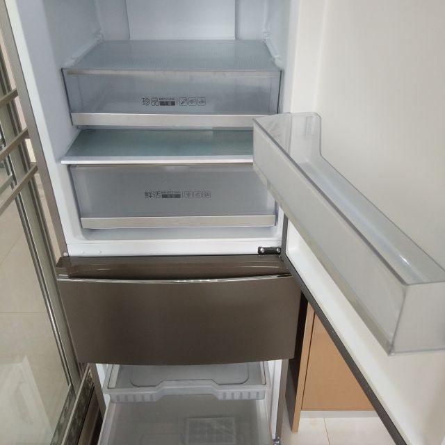 > 海尔(haier) bcd-340wdpg 340升 三门冰箱 干湿分储 全开式抽屉商品