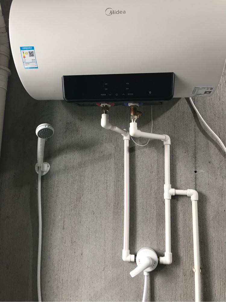 数显式电热水器