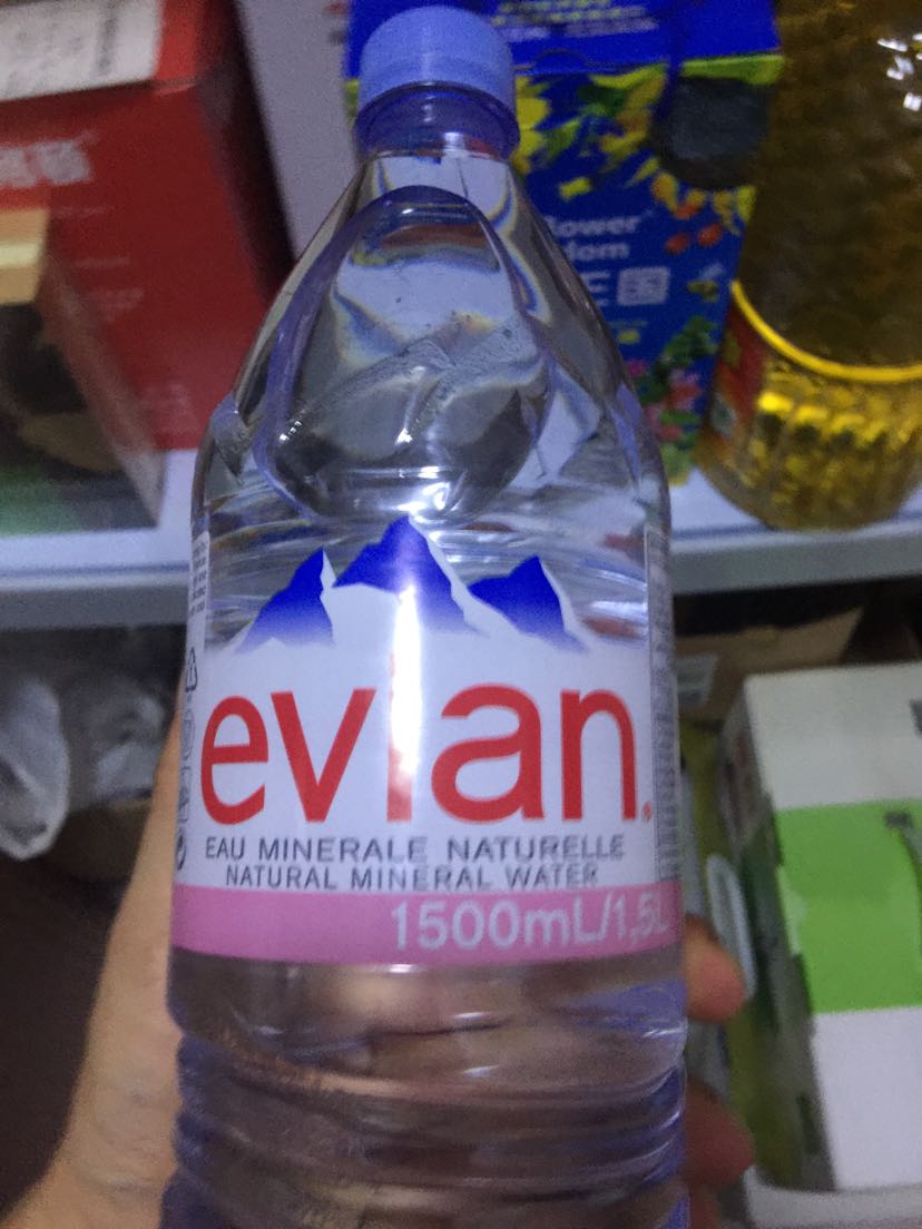evian 依云 天然矿泉水 1500ml/瓶装 法国进口 矿泉水 饮料晒单图