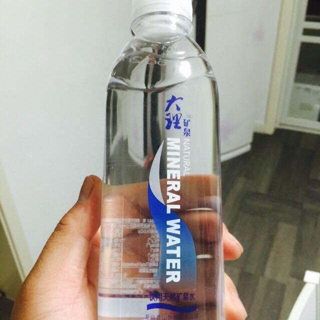 > 大理矿泉 饮用天然矿泉水 350ml*20商品评价 > 之前去云南喝过这款