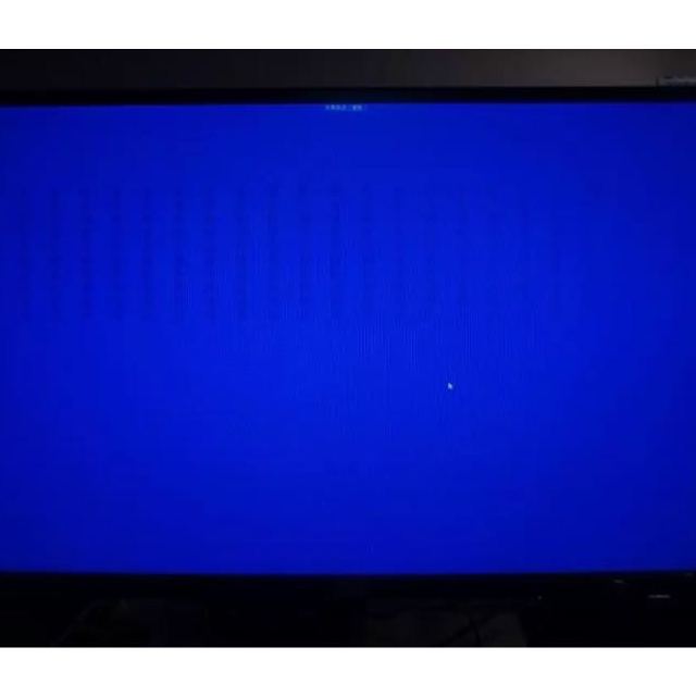 笔记本显示器下部闪屏_笔记本闪屏是什么原因_笔记本连接投影仪闪屏