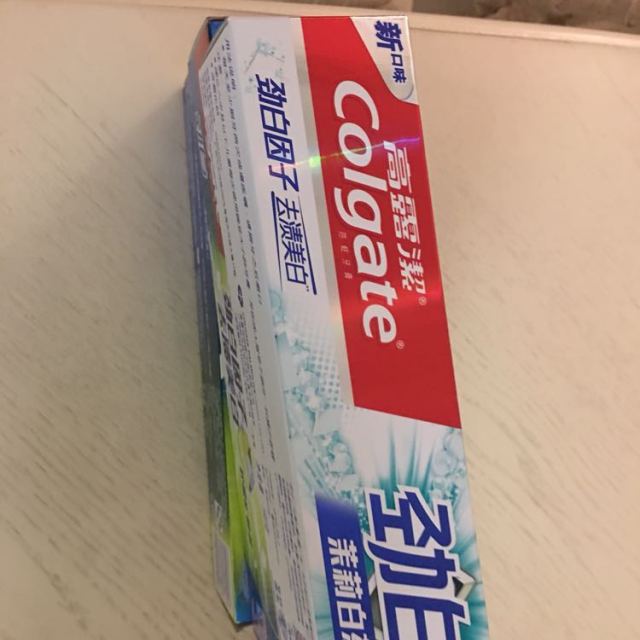 高露洁colgate劲白茉莉白茶牙膏180g