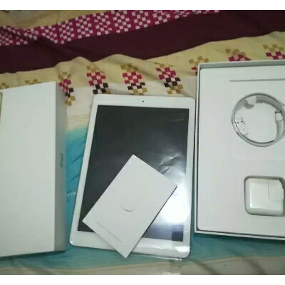 Apple iPad MPGW2CH\/A 9.7英寸 平板电脑(12