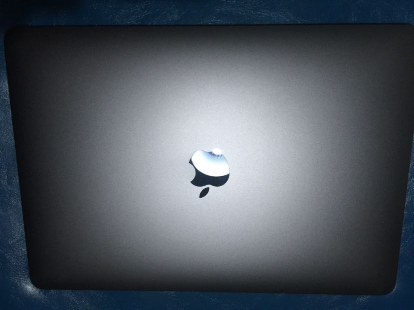 笔记本电脑屏幕变暗_笔记本电脑屏幕变暗