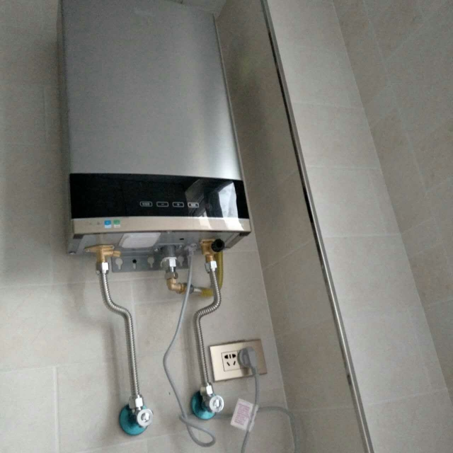 标签: 配件很好师傅人很好上门安装快热水器很好 心得:海尔大品牌