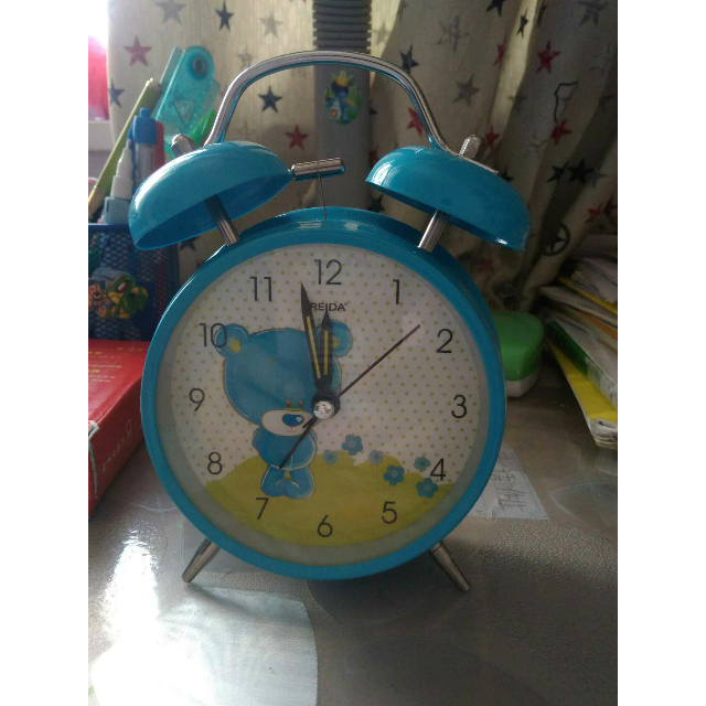 金属懒人打铃可爱夜光灯闹钟(幸运蓝熊)商品评价 ></p></a> 蓝色很正,很漂亮