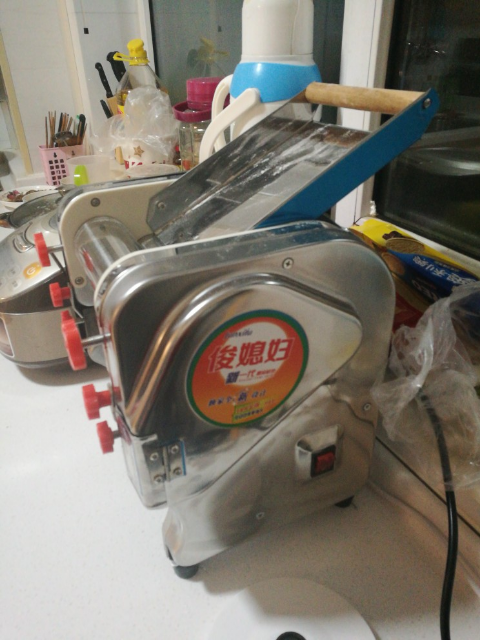 俊媳妇家用商用压面机电动不锈钢面条机全自动出面机饺子皮擀面机晒单