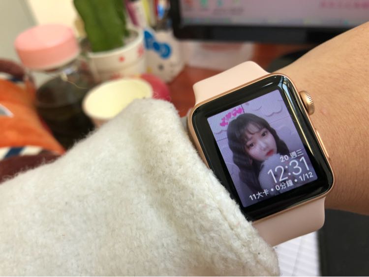apple watch s3,apple watch s4 apple watch series3 s3 38毫米 金色铝金属表壳搭配粉砂色运动型表带