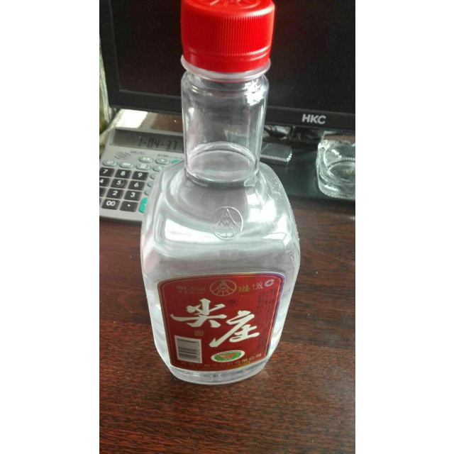 35l浓香型白酒 单瓶装商品评价 > 虽然是塑料大瓶,但尖.