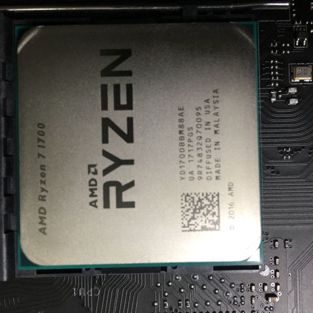 > 锐龙amd ryzen 7 1700 盒装cpu处理器 八核心 3.