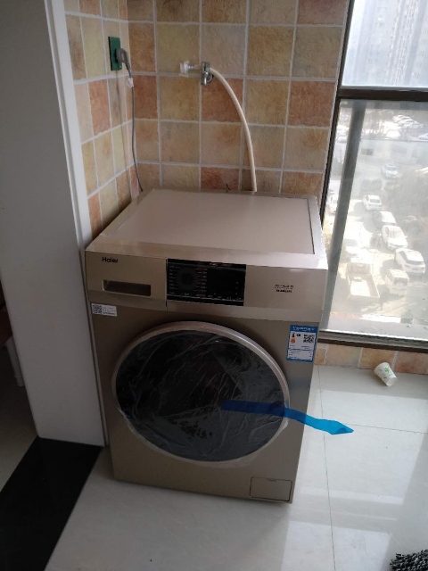 海尔滚筒洗衣机洗衣机