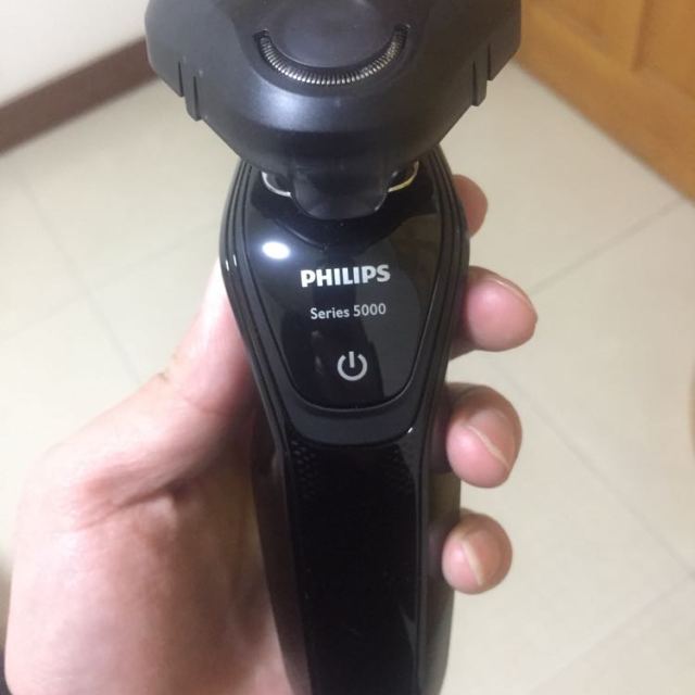 飞利浦philips电动剃须刀s508261全身水洗三刀头刮胡须刀