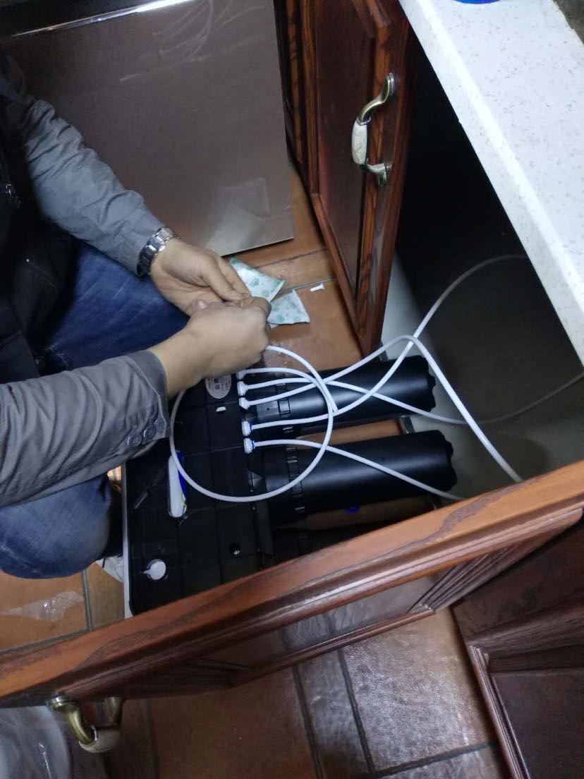 2018-04-21 安吉尔净水器是国内的一线品牌,性价比高,安装师父服务