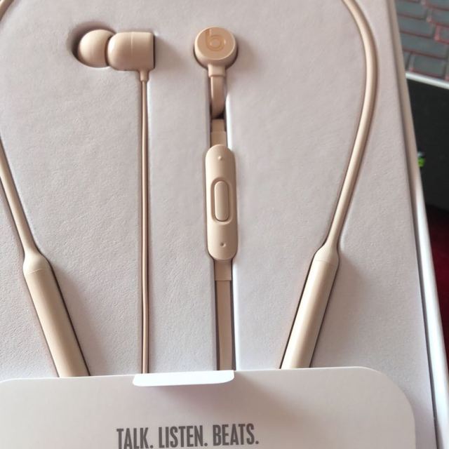 beats x 无线蓝牙耳机 入耳式运动耳机 手机音乐跑步